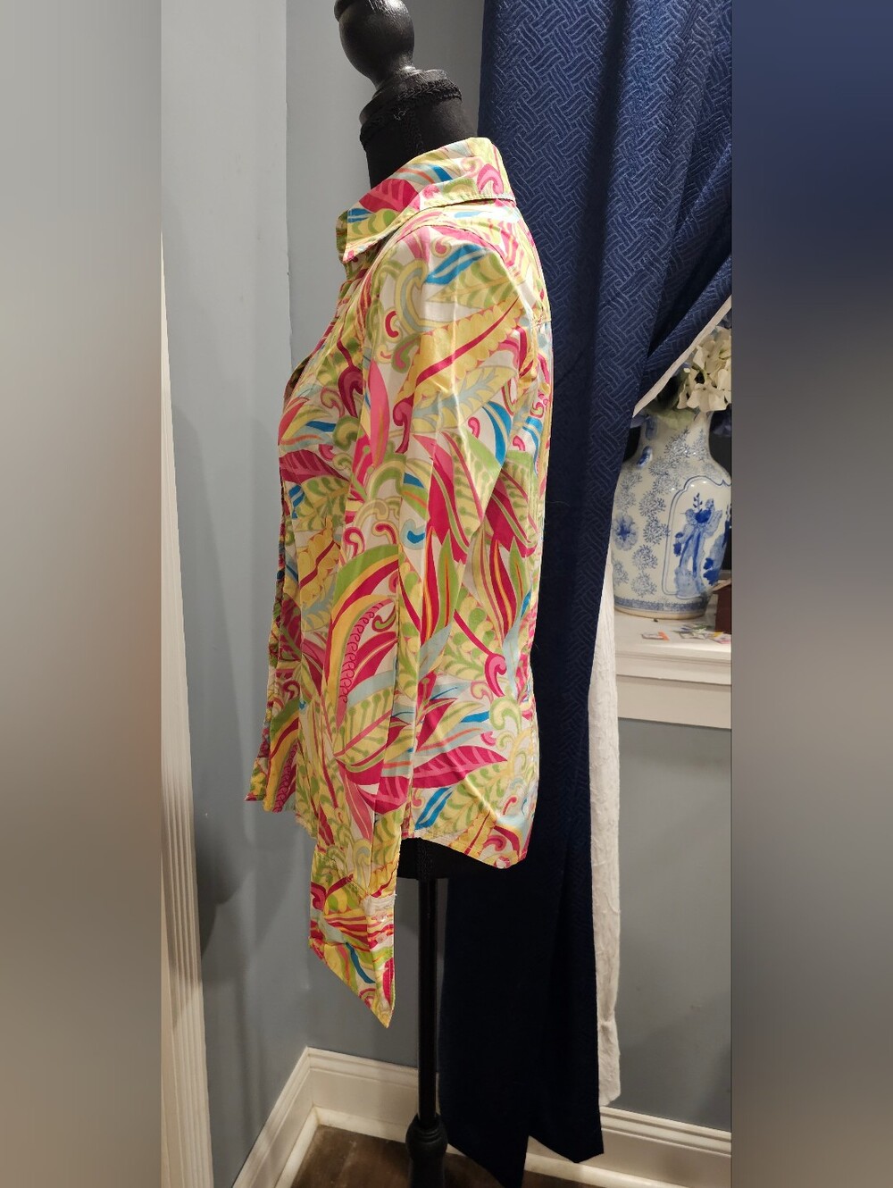 Tommy Hilfiger Colorful Stretch Blouse Sz M (8/10) EUC - Picture 3 of 8